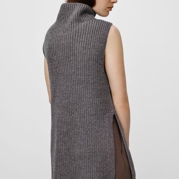 Wilfred Durandal Wool Sleeveless Sweater Top - Picture 2 of 9